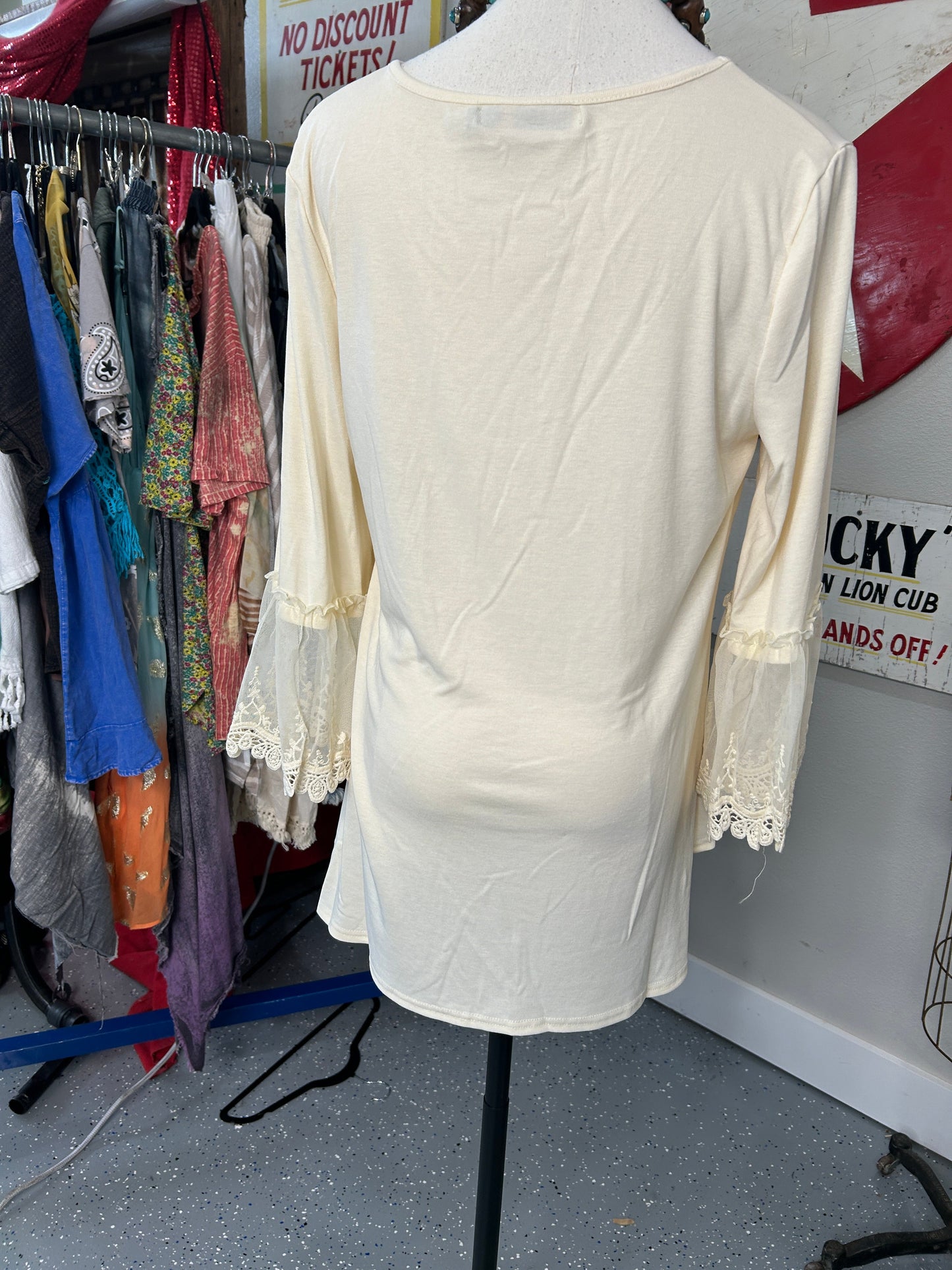 Origami- Lace 3/4 Sleeve Top (BEIGE)