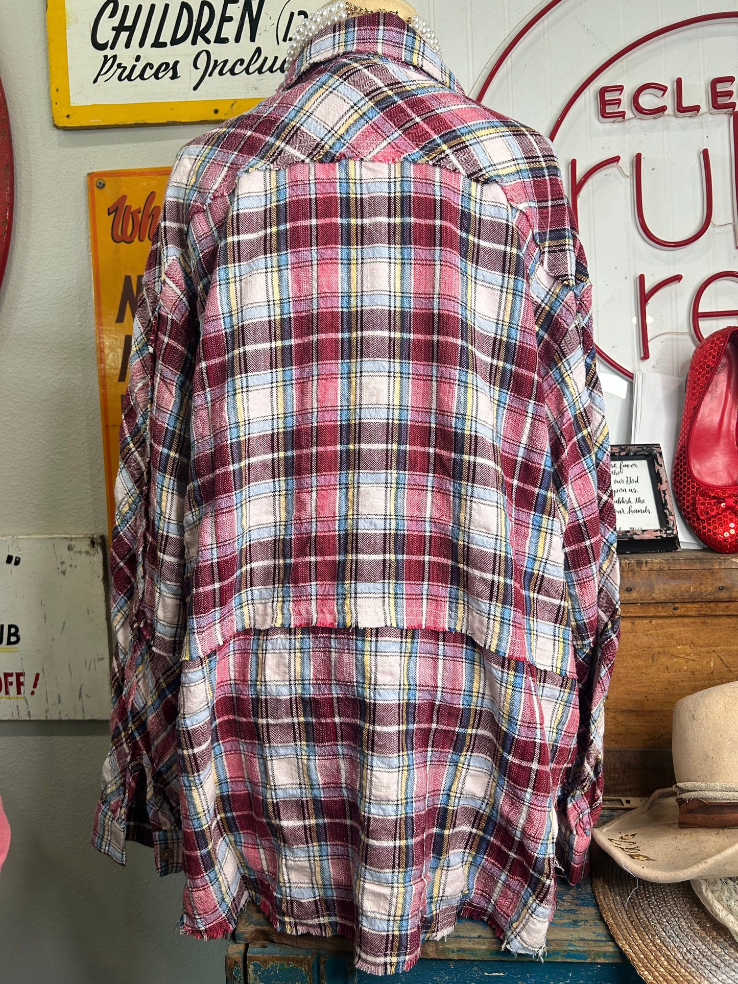 Easel- Crinkled Plaid Button Down Shirt (Burgundy)