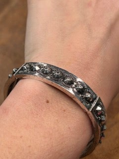 Textured Silver Metal Stretch Bracelet