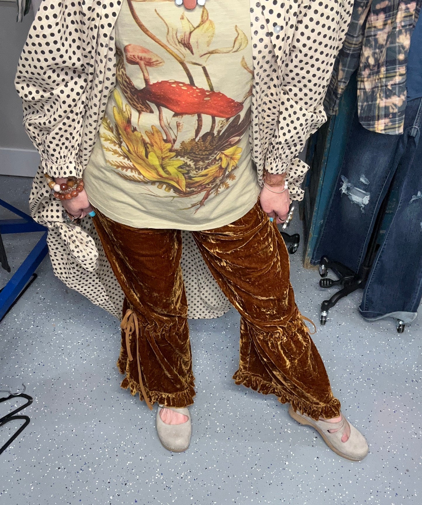 Jaded Gypsy- Ruffle It Up Velvet Pants (Golden)