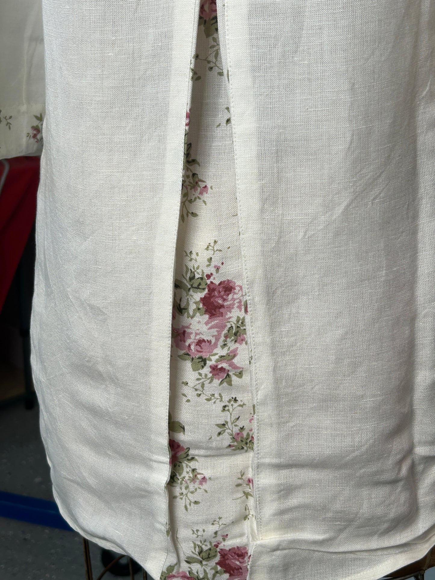 FINAL SALE! Paper Lace- Floral Linen top