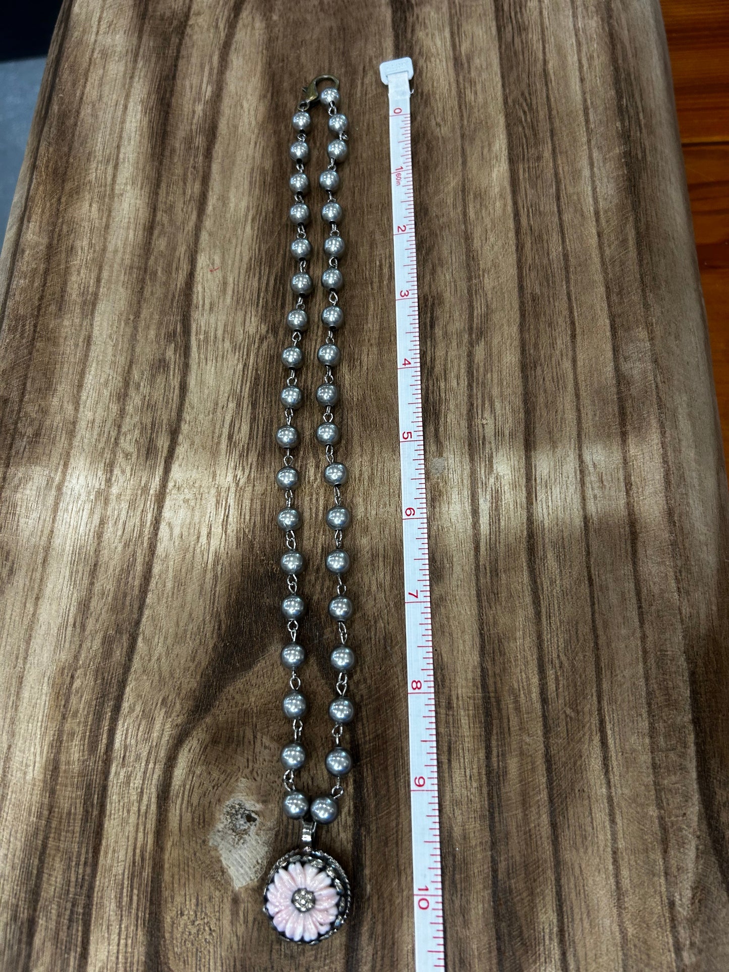 Dainty Daisy Necklace