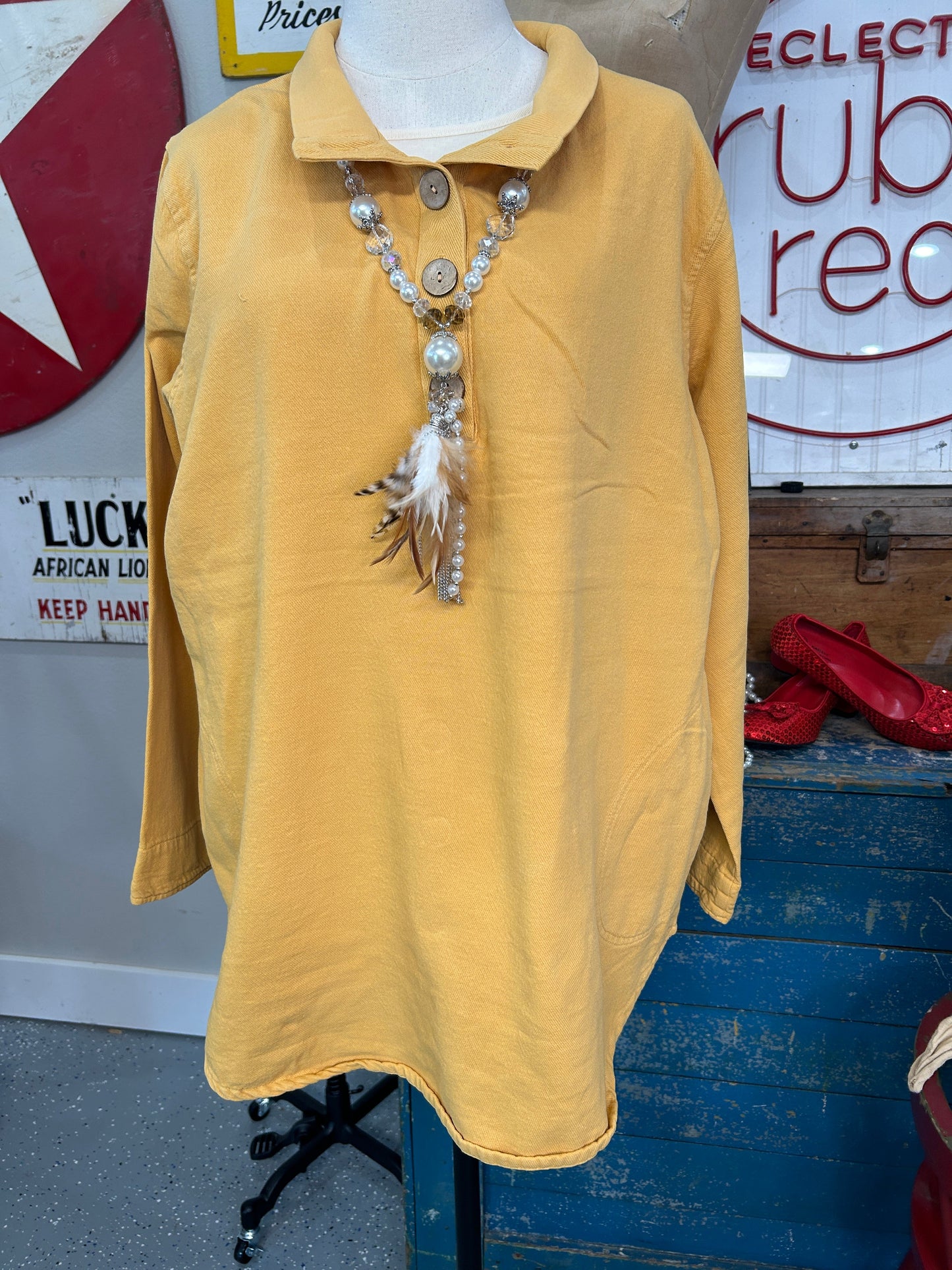 Four Button Top (Dijon)