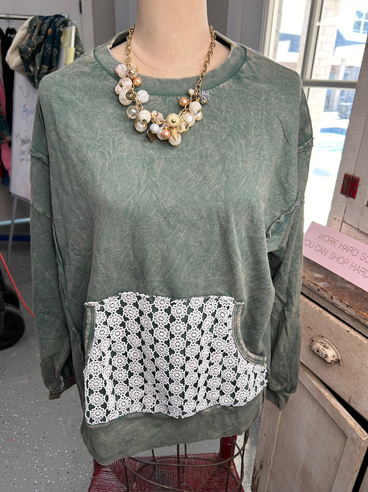 Mineral Wash Terry Floral Trim Kangaroo Pocket Shirt (Olive)
