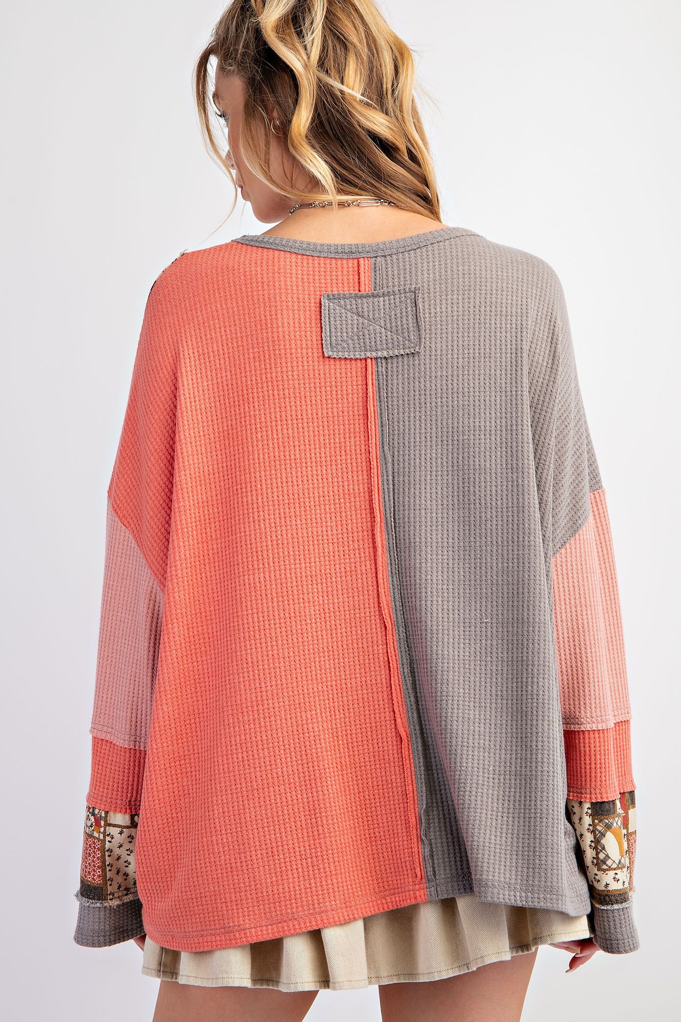 Easel- Mineral Wash Color Block Top (Coral Combo)