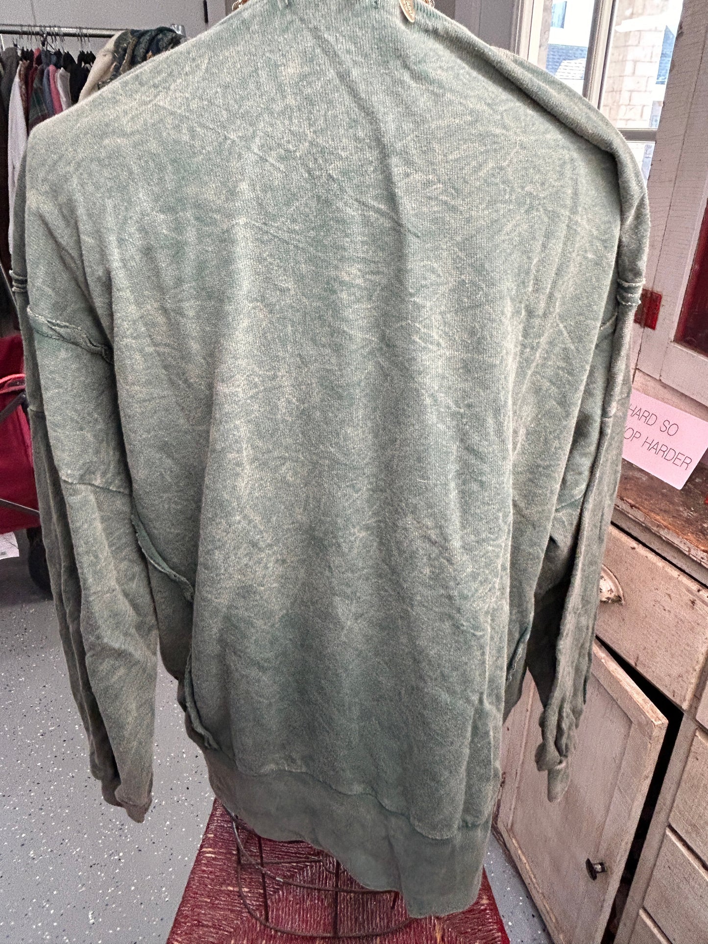 Mineral Wash Terry Floral Trim Kangaroo Pocket Shirt (Olive)
