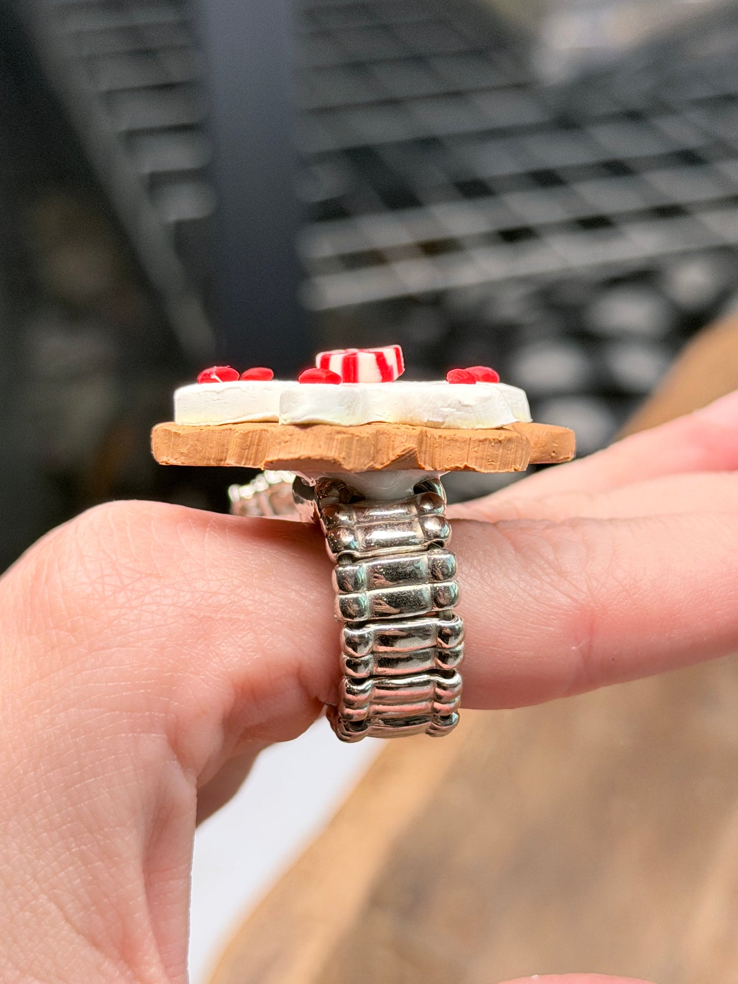 Frosted Sugar Cookie Stretch Ring (C)- ERR ORIGINAL
