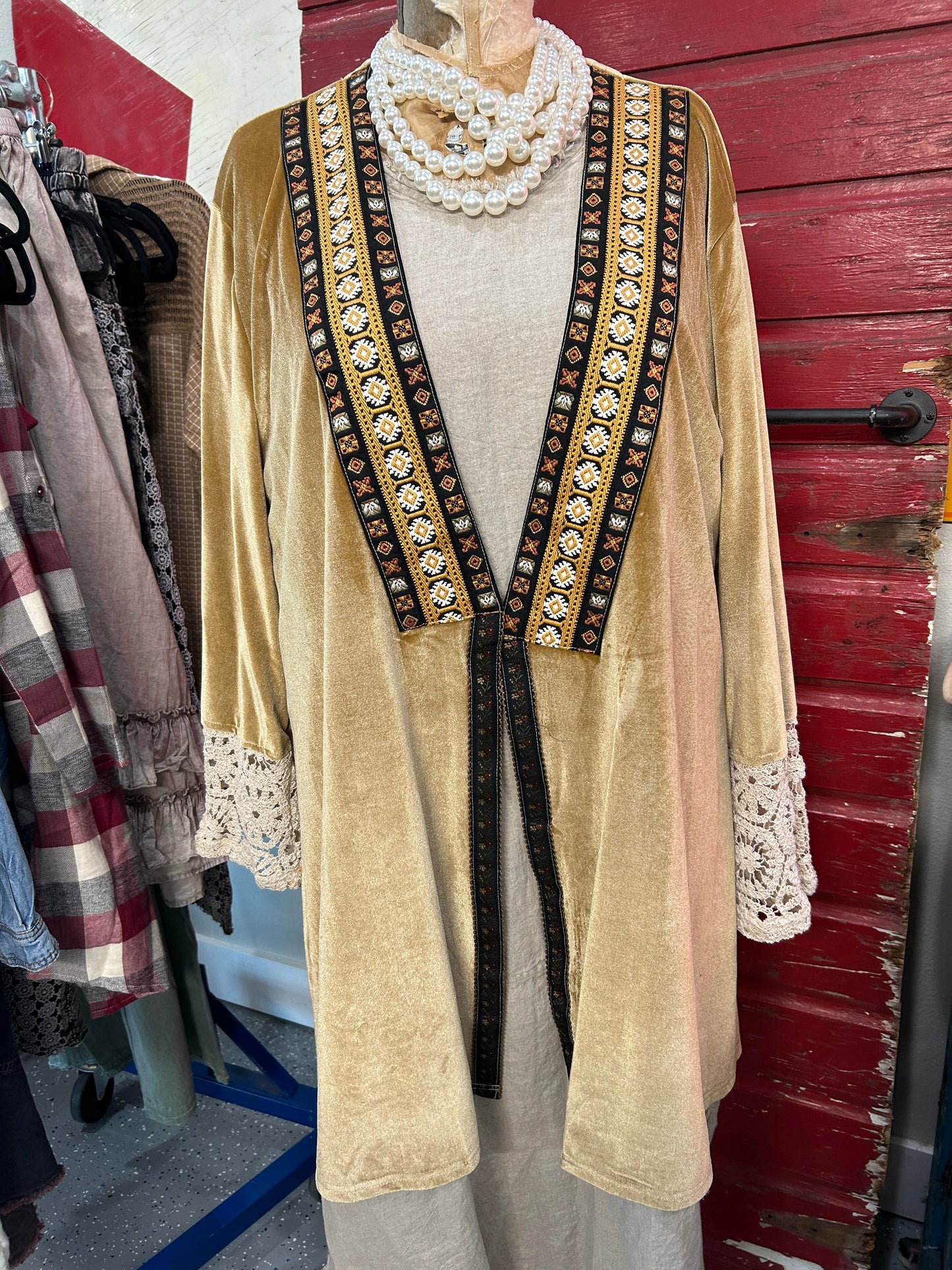 POL VELVET EMBROIDERED KIMONO