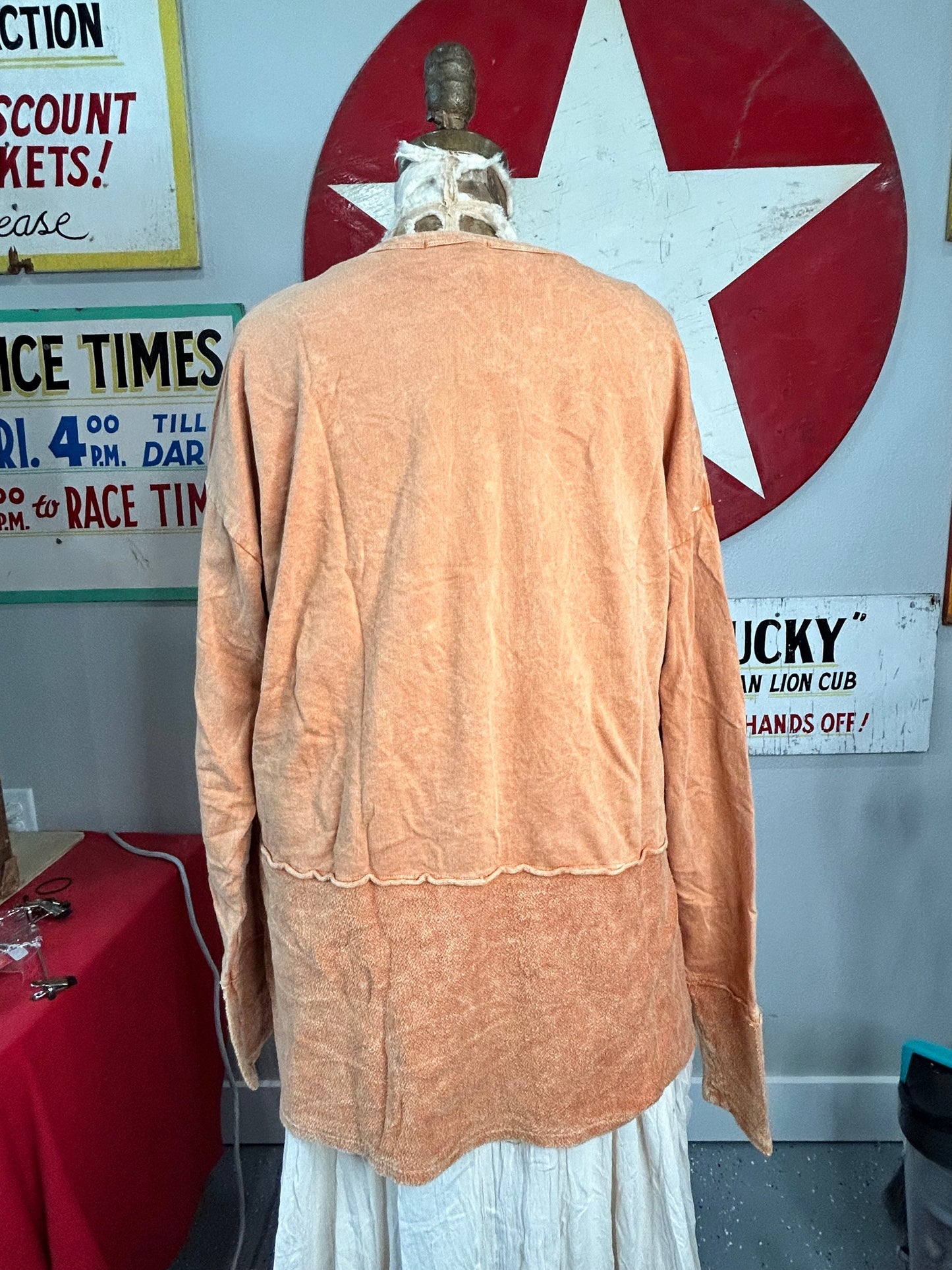Mineral Wash High-Low Top with Thumbhole (Faded Orange)