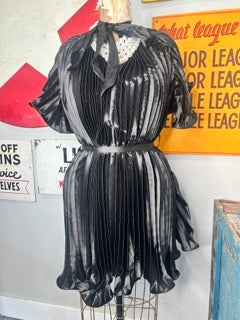 Highlight Pleated Dress (Black)