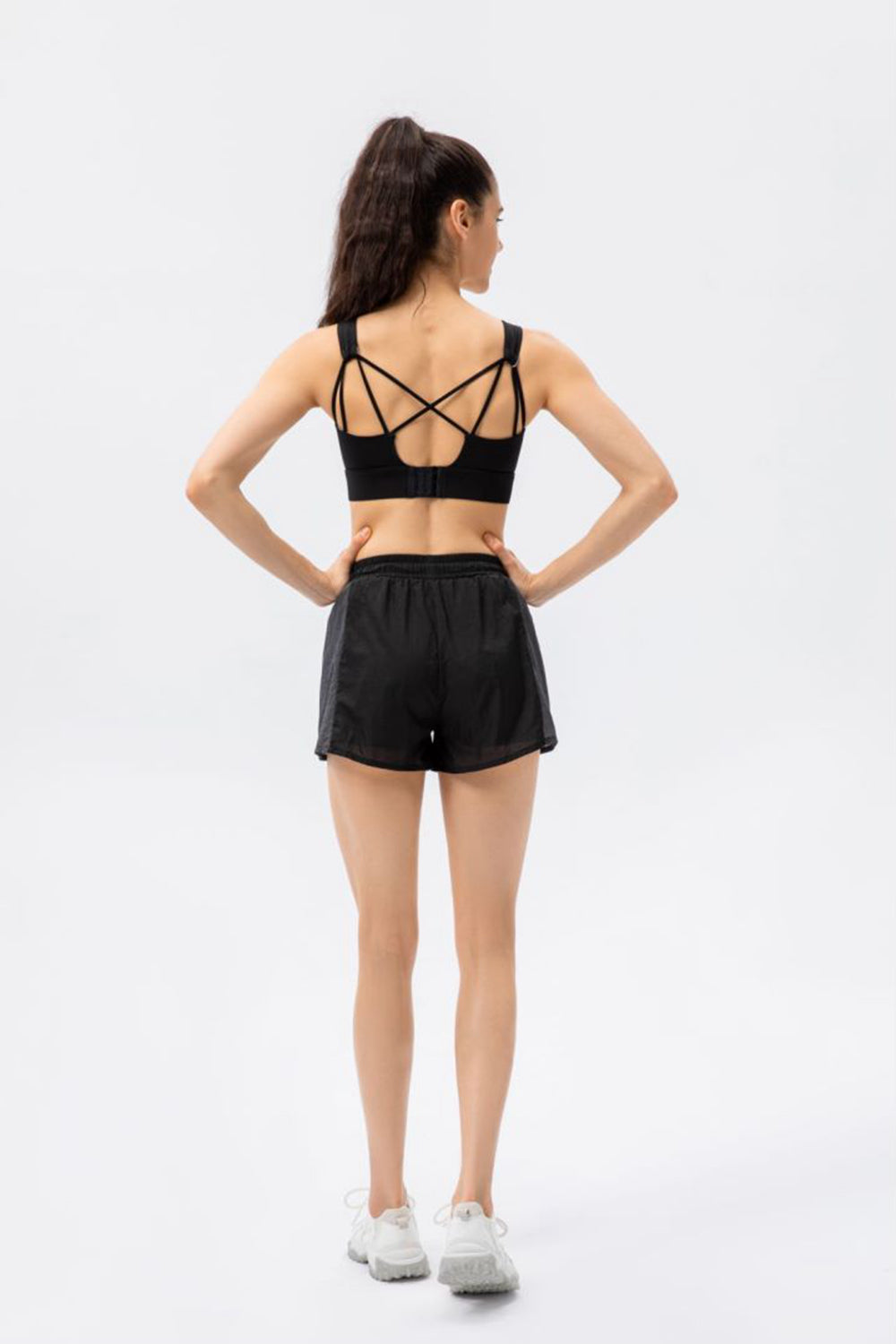 Breathable Crisscross Back Scoop Neck Sports Bra