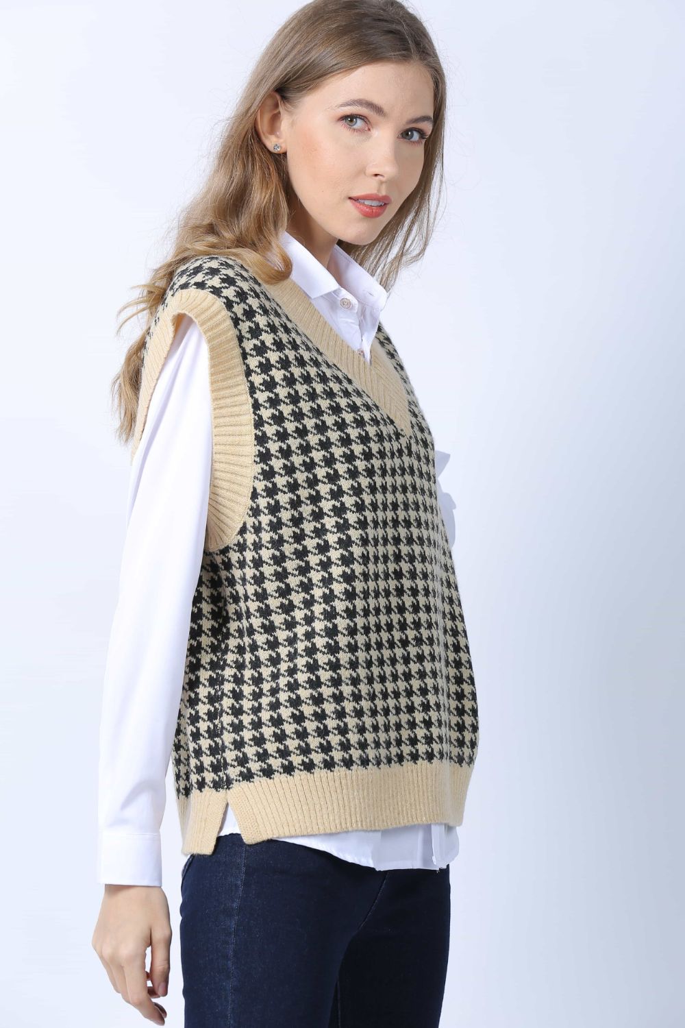 Houndstooth V-Neck Capped Sleeve Knit Vest
