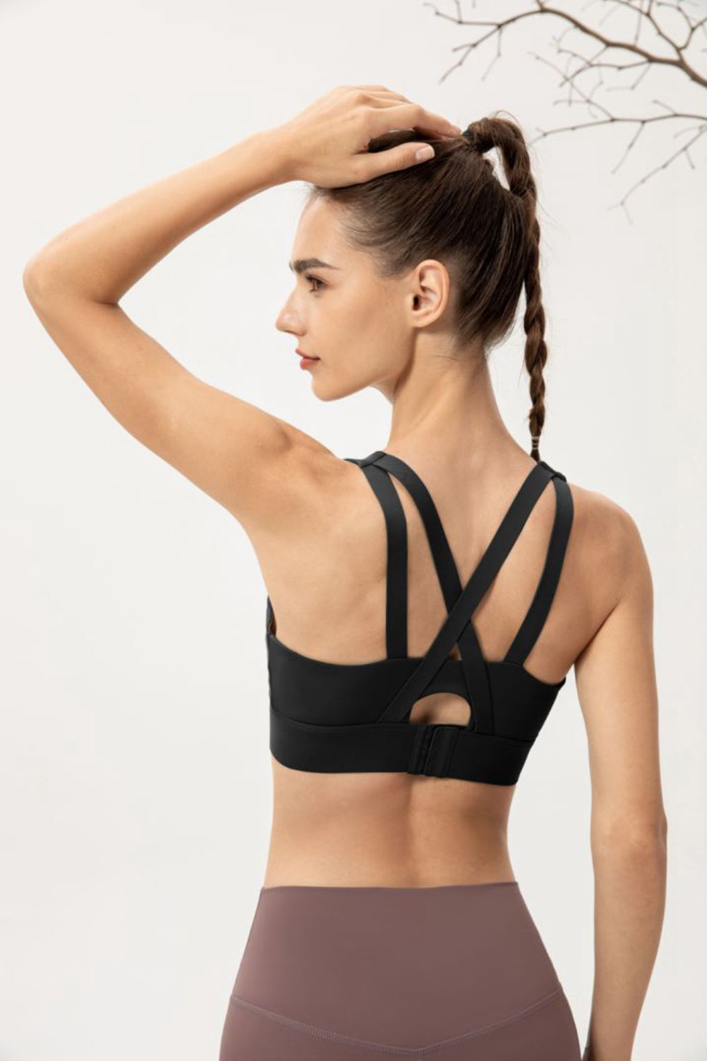 Comfortable Cutout Crisscross Sports Bra